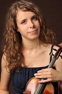Orkiestra Kameralna Amadeus PR
Agnieszka Duczmal – Dyrygent
Joanna Kreft  - Skrzypce